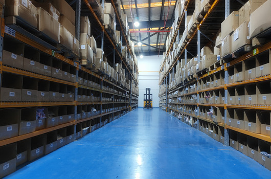 時(shí)尚服裝倉儲(chǔ)托管